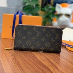 🎄Louis Vuitton Pochette Felicie Monogram Fuchsia Lining